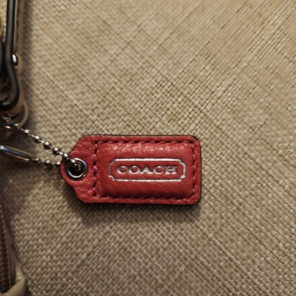 NWOT Coach Signature Phone Case Wristlet - Picture 3 of 13
